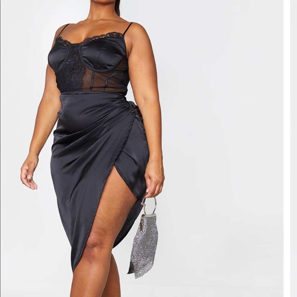 Lace / ruched midi dress